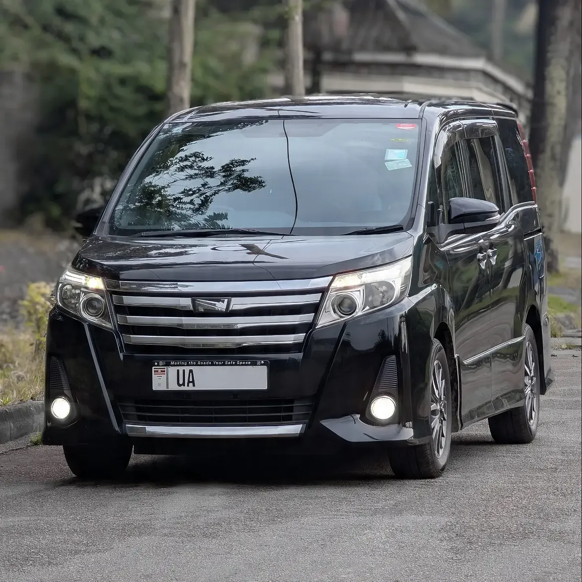 Toyota Noah 2015